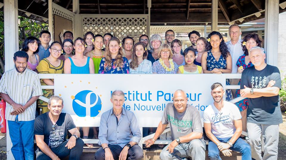 M. Marc Jouan (en haut à droite), nouveau directeur de l'IPNC et l'ensemble du personnel Absents sur la photo: J.Tutagata et O.O'Connor